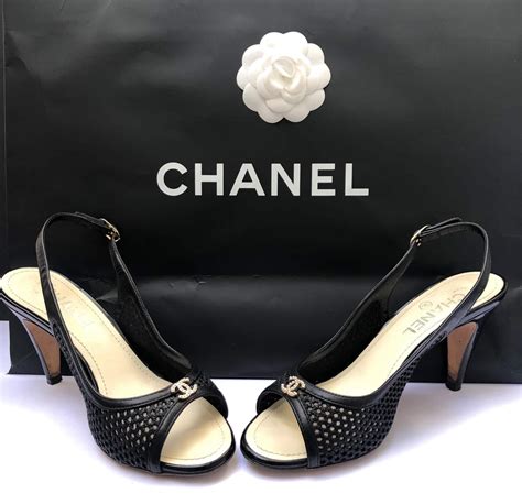 chanel vintage kitten heels|Chanel pumps with pearl heel.